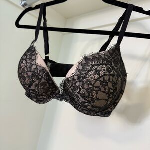Victoria's Secret Black Lace Very Sexy Push Up Bra 34DD